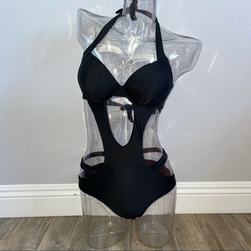 ONE PIECE SWIMSUIT